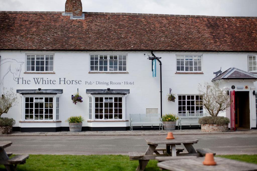 Готель The White Horse Chilgrove Екстер'єр фото
