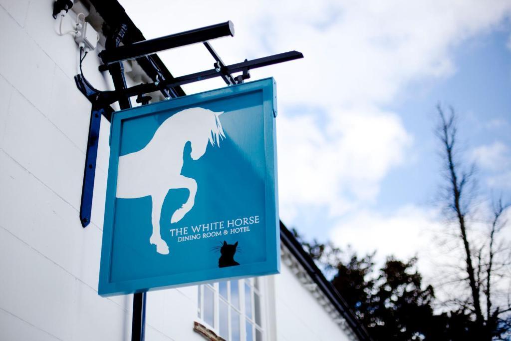 Готель The White Horse Chilgrove Екстер'єр фото